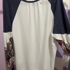 Umgee Floral Thermal Waffle Knit Peasant Boho Top. Size Large/X-Large